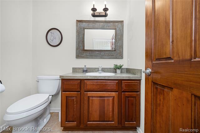 Builiding view twenty two for 1205 Tulberry, Rochester, MI. 48306