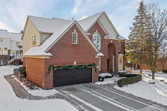 Builiding view forty five for 1340 Ross, Rochester, MI. 48306