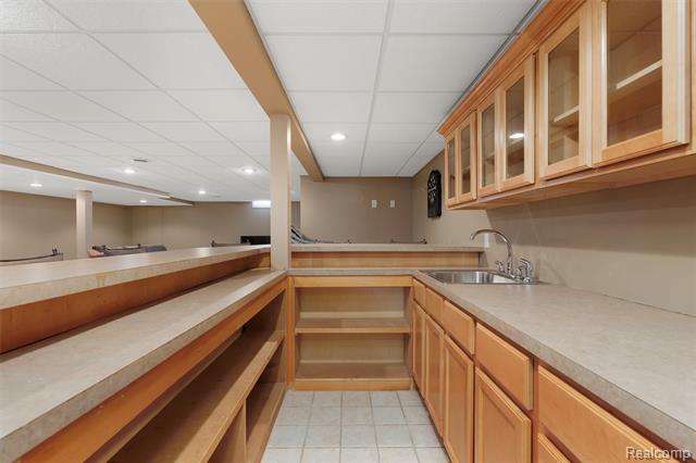 Builiding view forty one for 1340 Ross, Rochester, MI. 48306