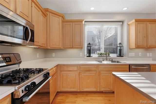 Builiding view nine for 1340 Ross, Rochester, MI. 48306