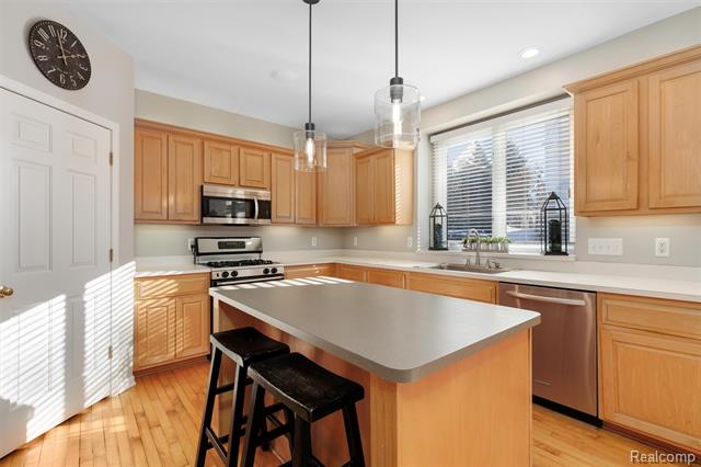 Builiding view seven for 1340 Ross, Rochester, MI. 48306