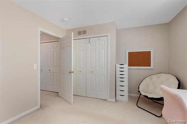 Builiding view thirty five for 1340 Ross, Rochester, MI. 48306