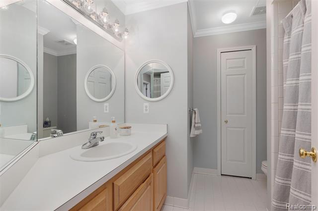 Builiding view thirty three for 1340 Ross, Rochester, MI. 48306