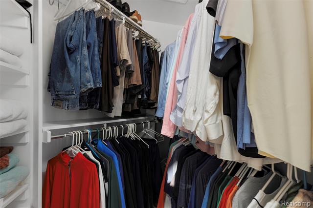 Builiding view twenty nine for 1340 Ross, Rochester, MI. 48306