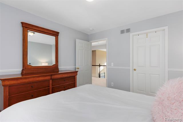 Builiding view twenty two for 1340 Ross, Rochester, MI. 48306