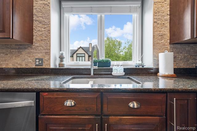 Builiding view thirteen for 1476 Werth, Rochester, MI. 48306