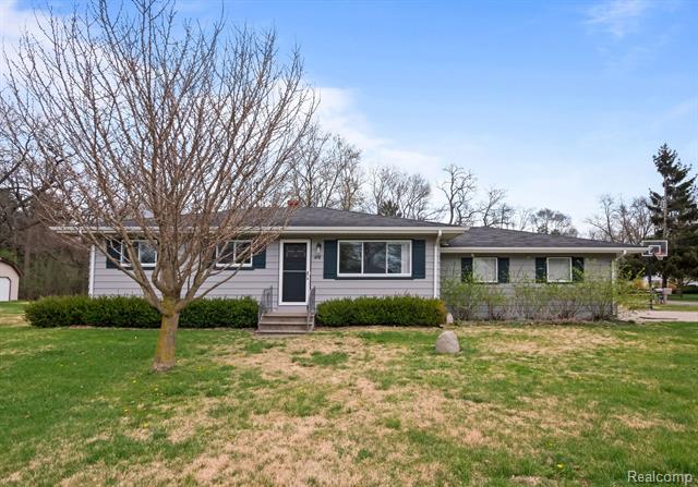 front view for 4518 Parnell St, Clarkston, Mi. 48346