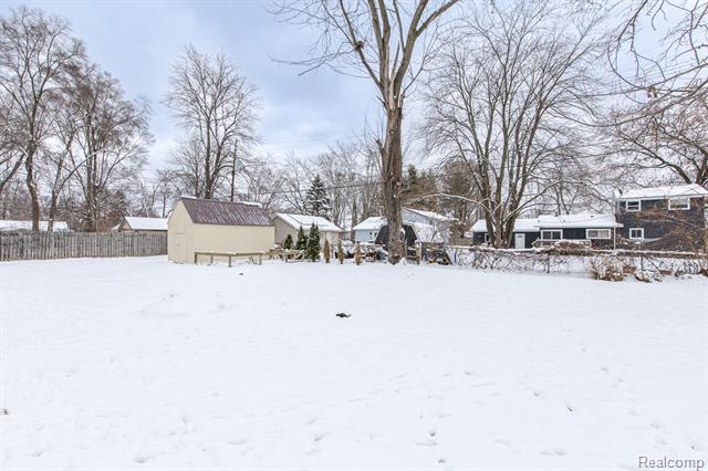 Builiding view thirty five for 4632 2Nd, Clarkston, MI. 48346