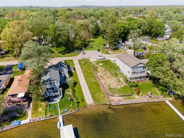 Builiding view thirty seven for 4632 2Nd, Clarkston, MI. 48346