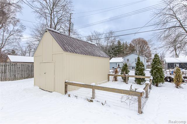 Builiding view thirty three for 4632 2Nd, Clarkston, MI. 48346