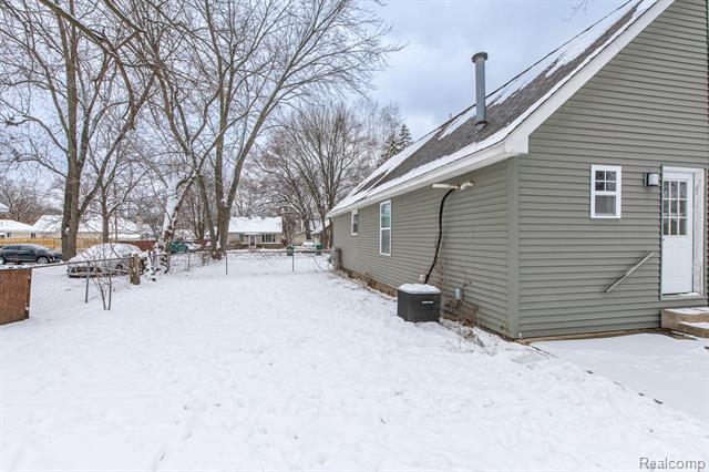 Builiding view three for 4632 2Nd, Clarkston, MI. 48346