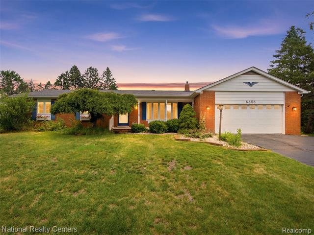 front view for 6858 Wellesley Ter, Clarkston, Mi. 48346