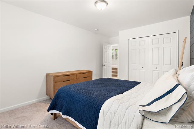 Builiding view thirty five for 201 Beechview S, Rochester, MI. 48306