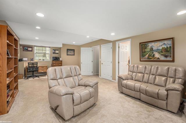 Builiding view twenty four for 5336 Forest Ridge, Clarkston, MI. 48346