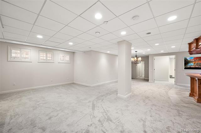 Builiding view fifty eight for 5744 Lochmoor, Rochester, MI. 48306