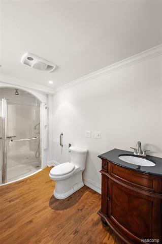 Builiding view fifty nine for 5744 Lochmoor, Rochester, MI. 48306