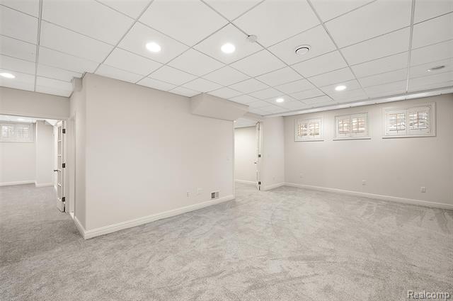 Builiding view fifty for 5744 Lochmoor, Rochester, MI. 48306