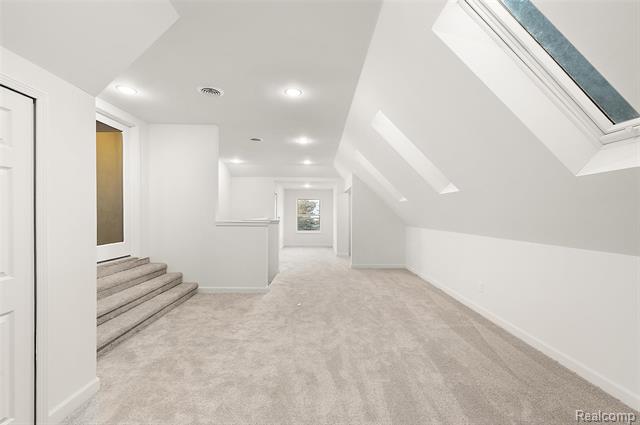 Builiding view forty five for 5744 Lochmoor, Rochester, MI. 48306