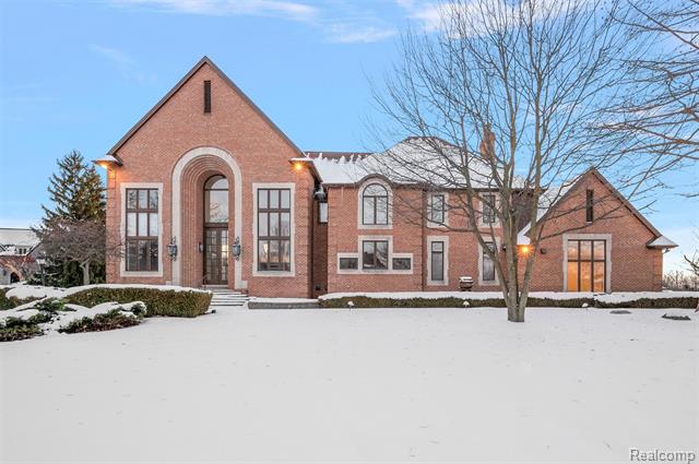 Builiding view four for 5744 Lochmoor, Rochester, MI. 48306