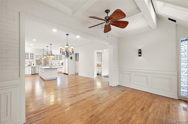 Builiding view nineteen for 5744 Lochmoor, Rochester, MI. 48306