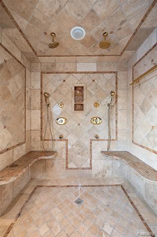 Builiding view thirty five for 5744 Lochmoor, Rochester, MI. 48306