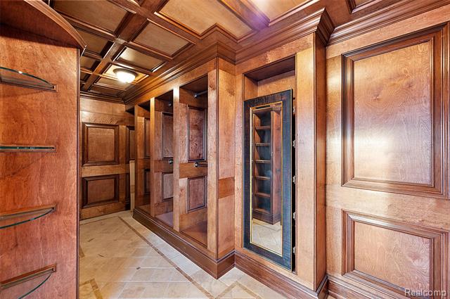 Builiding view thirty six for 5744 Lochmoor, Rochester, MI. 48306