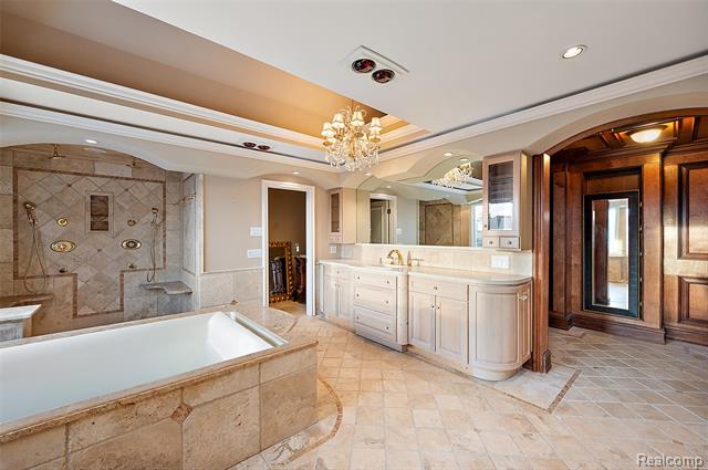 Builiding view thirty three for 5744 Lochmoor, Rochester, MI. 48306