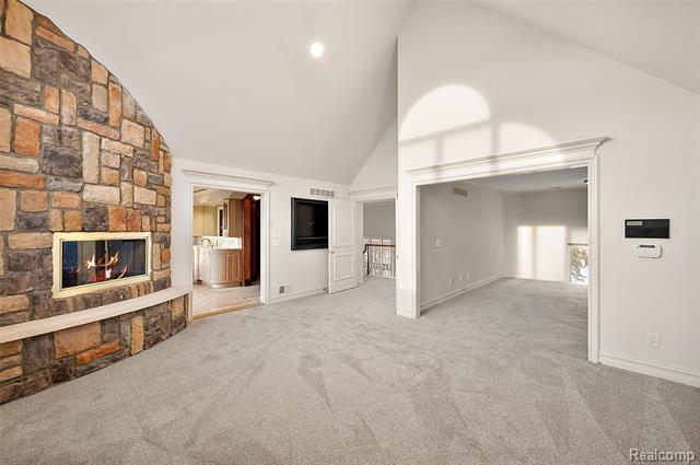 Builiding view thirty for 5744 Lochmoor, Rochester, MI. 48306