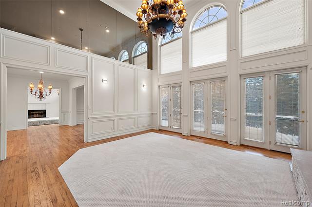 Builiding view twenty five for 5744 Lochmoor, Rochester, MI. 48306