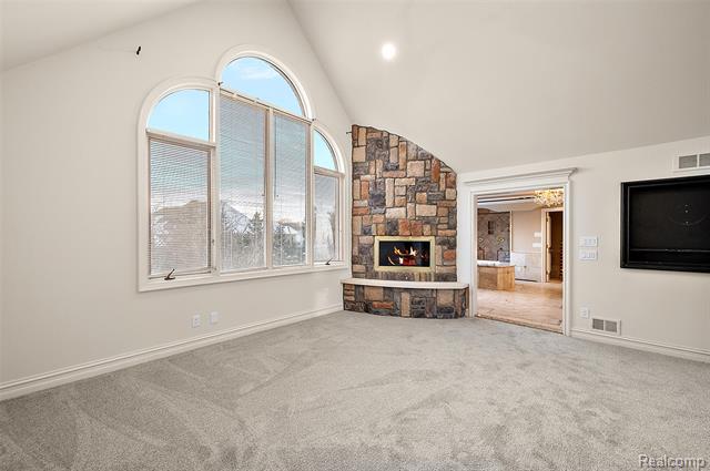 Builiding view twenty nine for 5744 Lochmoor, Rochester, MI. 48306