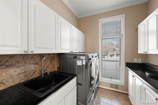 Builiding view twenty seven for 5744 Lochmoor, Rochester, MI. 48306