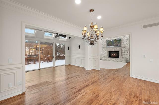 Builiding view twenty two for 5744 Lochmoor, Rochester, MI. 48306