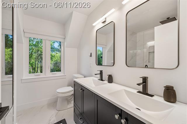 Builiding view forty eight for 300 Camelot Way, Rochester, MI. 48306
