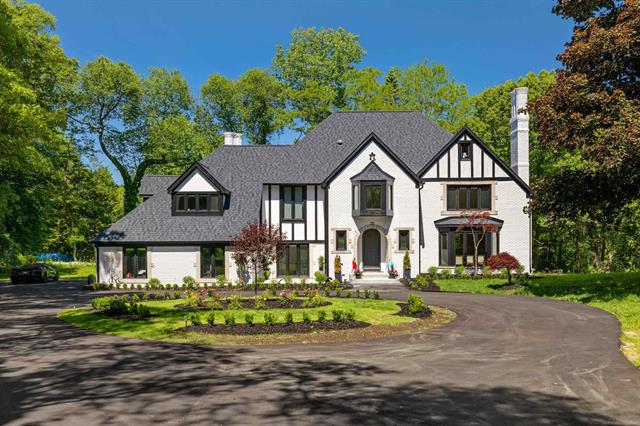 Builiding view one for 300 Camelot Way, Rochester, MI. 48306