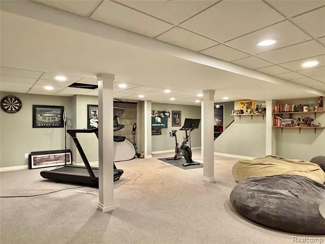 Builiding view twenty eight for 5330 Aintree, Rochester, MI. 48306