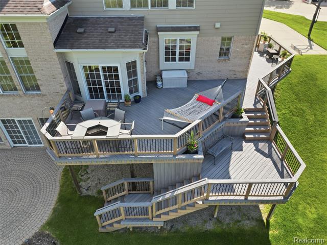 Builiding view eighty one for 5631 Skye, Rochester, MI. 48306
