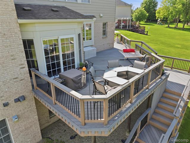Builiding view eighty three for 5631 Skye, Rochester, MI. 48306