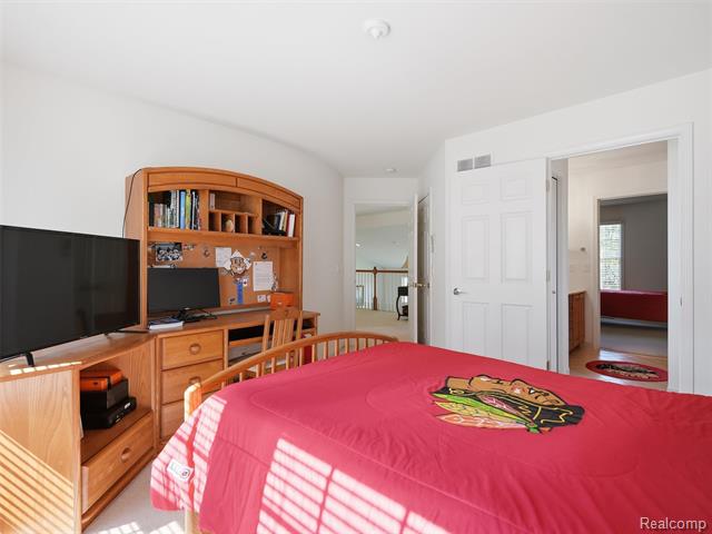 Builiding view fifty seven for 5631 Skye, Rochester, MI. 48306