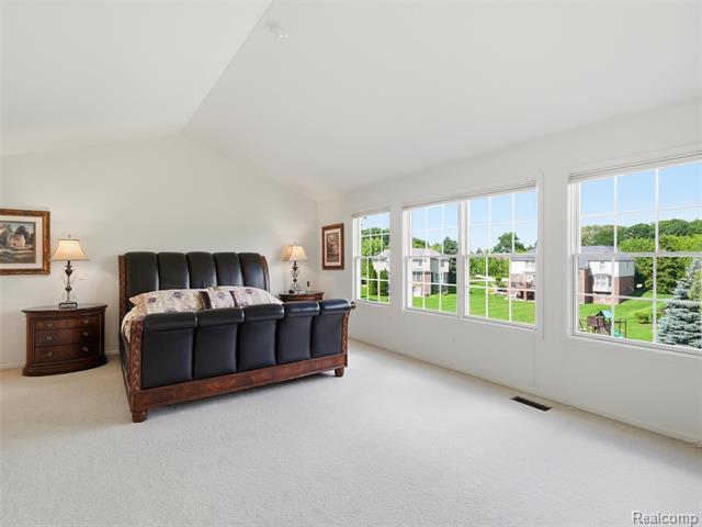 Builiding view forty for 5631 Skye, Rochester, MI. 48306