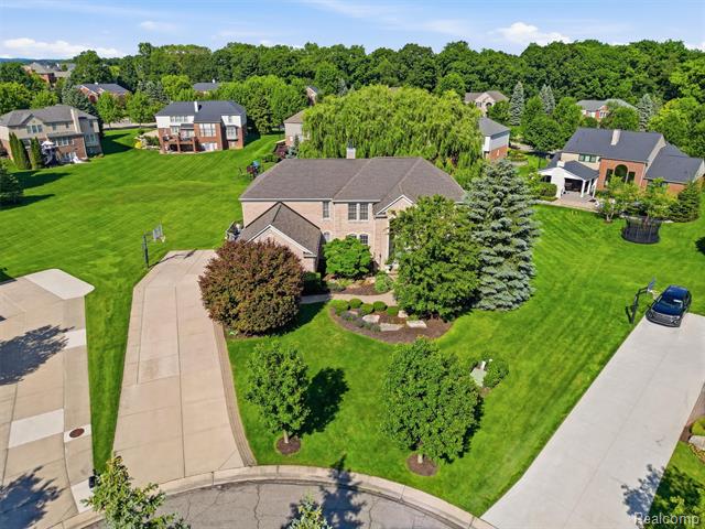 Builiding view seven for 5631 Skye, Rochester, MI. 48306