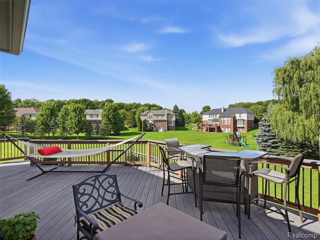 Builiding view seventy four for 5631 Skye, Rochester, MI. 48306