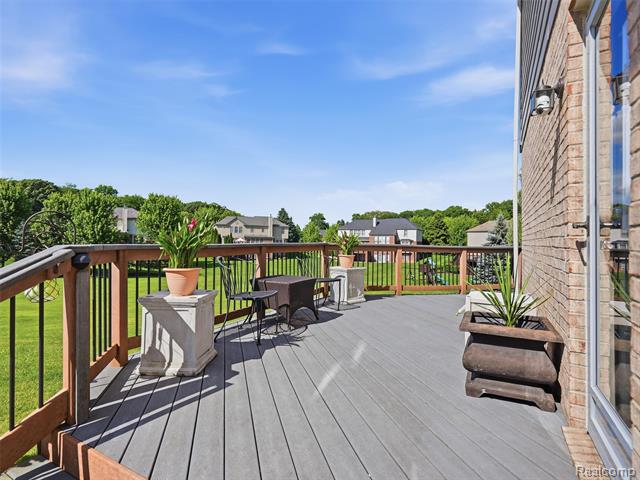 Builiding view seventy two for 5631 Skye, Rochester, MI. 48306
