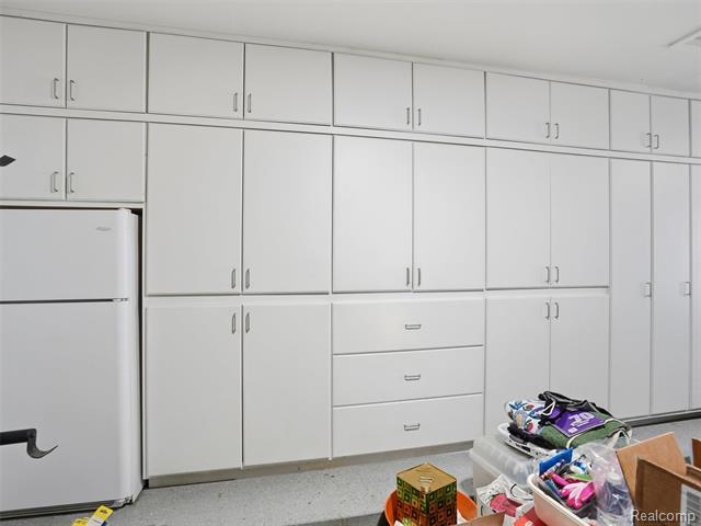 Builiding view sixty three for 5631 Skye, Rochester, MI. 48306