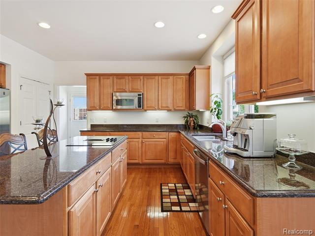 Builiding view twenty nine for 5631 Skye, Rochester, MI. 48306