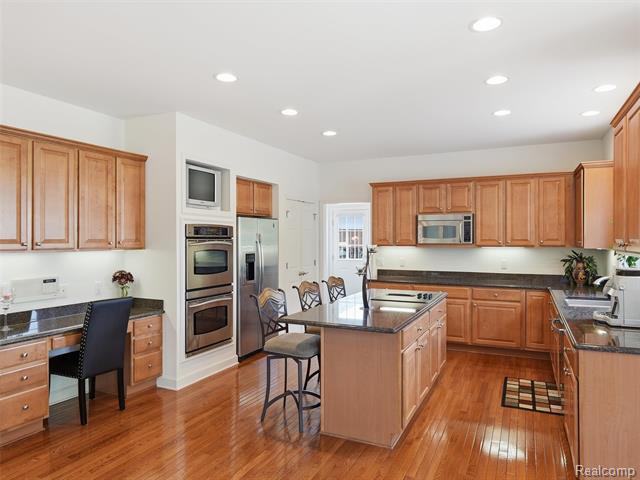 Builiding view twenty seven for 5631 Skye, Rochester, MI. 48306