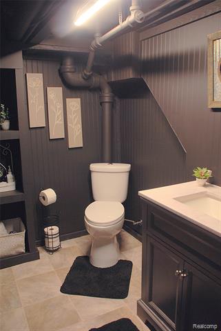 Builiding view eight for 1911 Kinmount, Lake Orion, MI. 48359