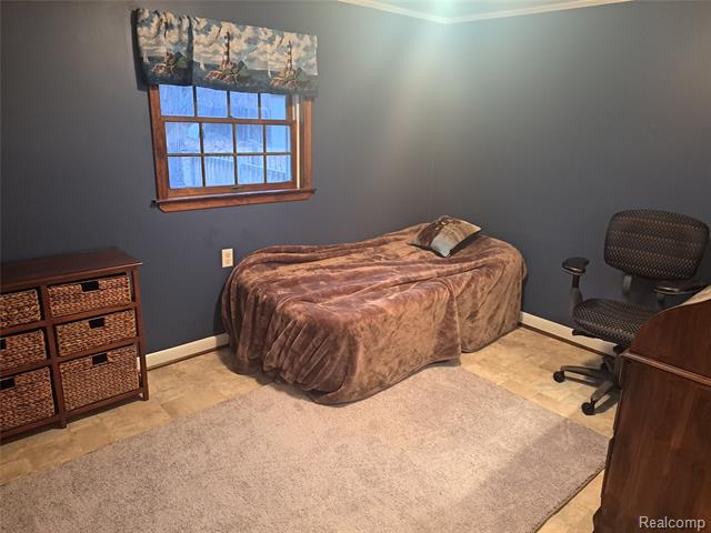 Builiding view ten for 1911 Kinmount, Lake Orion, MI. 48359