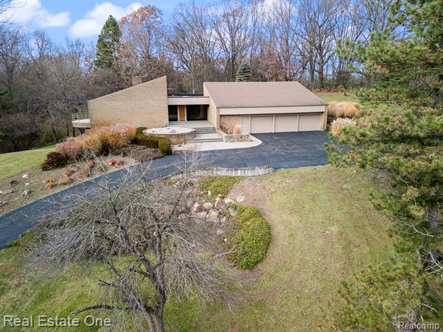 Builiding view one for 854 Northgate, Rochester, MI. 48306