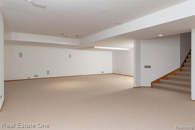 Builiding view twelve for 854 Northgate, Rochester, MI. 48306