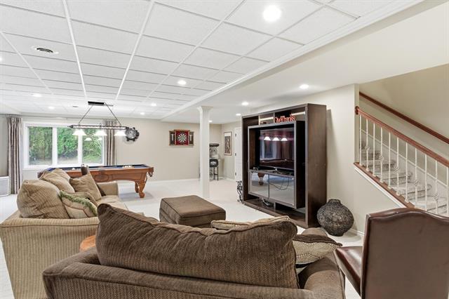 Builiding view fifty five for 5520 Whitehall, Rochester, MI. 48306